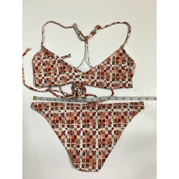 New. L*SPACE bikini set. M-top/L-bottom. Retails $214. Runs small - Picture 13 of 13